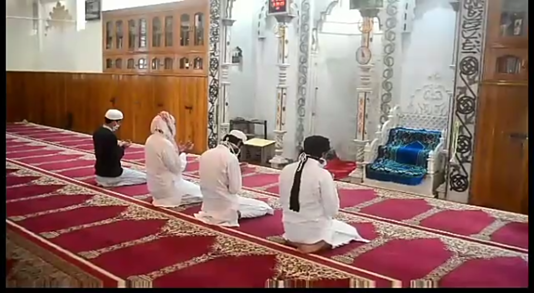 नैनीताल:कोरोना काल मे सामाजिक दूरी के साथ सादगी से मनाई गई बकरीद